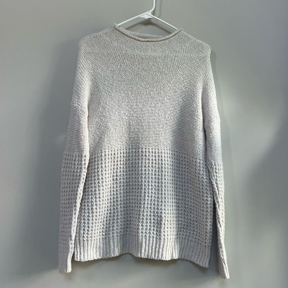 American Eagle Outfitters Beige/Cream Crew Neck Sweater Medium (M)